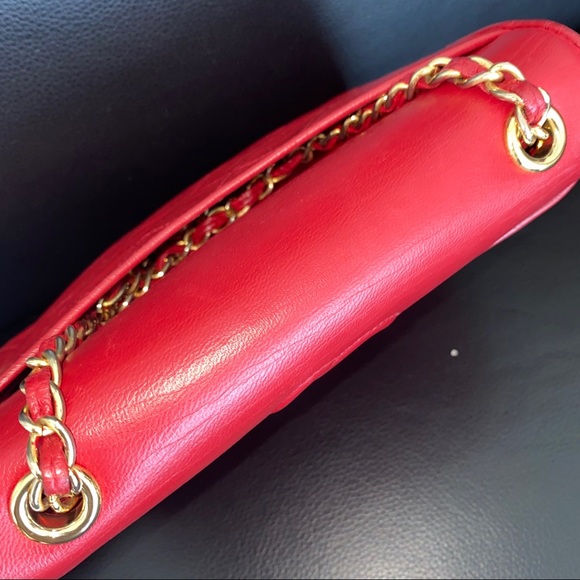CHANEL Vintage CC Logo Red & Gold Chain Bag - Picture 9 of 10
